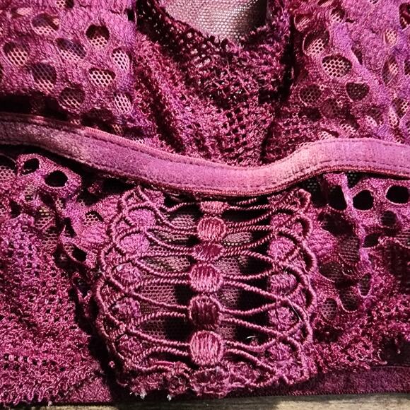 Victoria's Secret Burgundy Lacey Razorback Bralete Size Medium - Picture 4 of 7